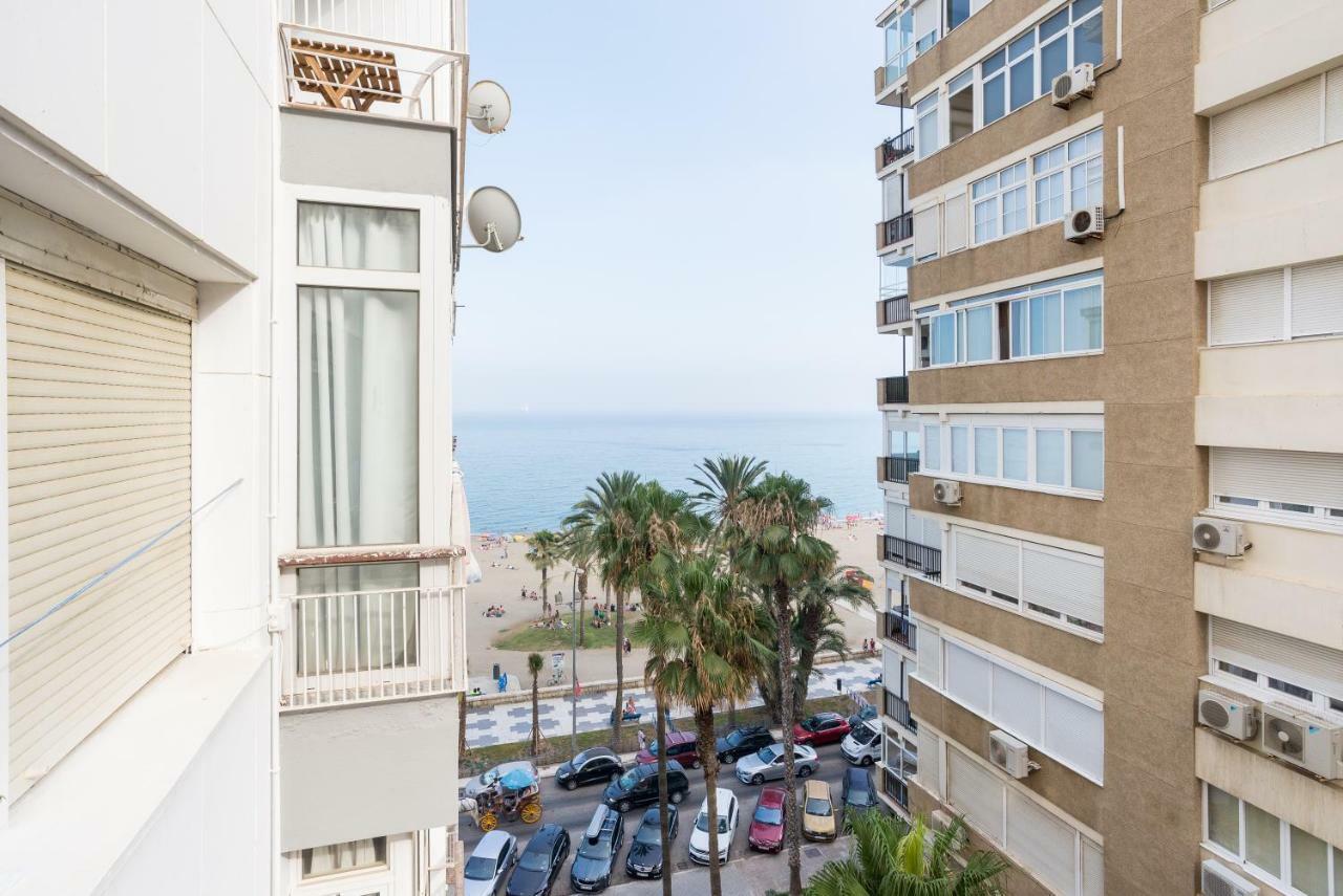 Mp2-bright Beachfront Studio Walk To Old Town Málaga